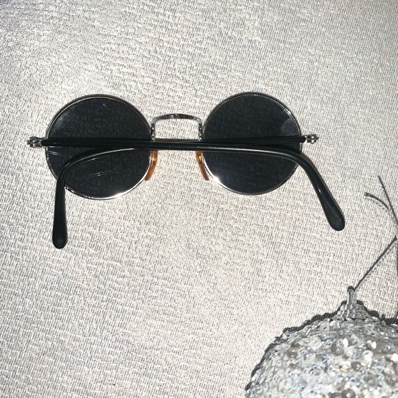 Round small silver mirrored Sunglasses Vintage 90s John Lennon